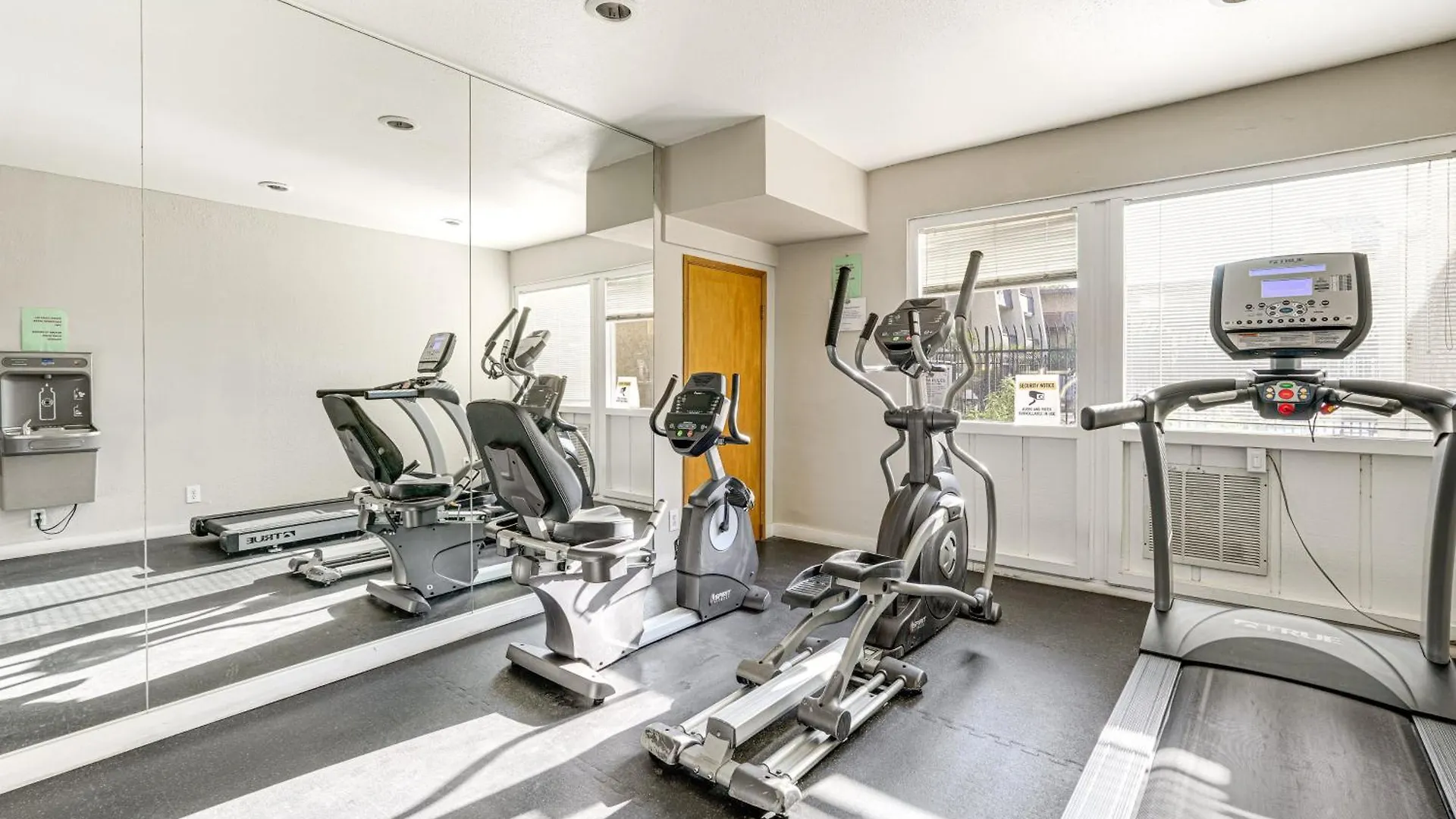Scottsdale Condo With Pool Access Walk To Old Town!